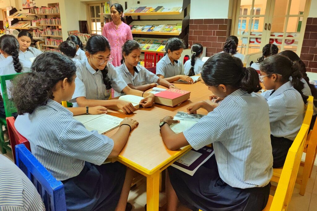 Reading Club (2)